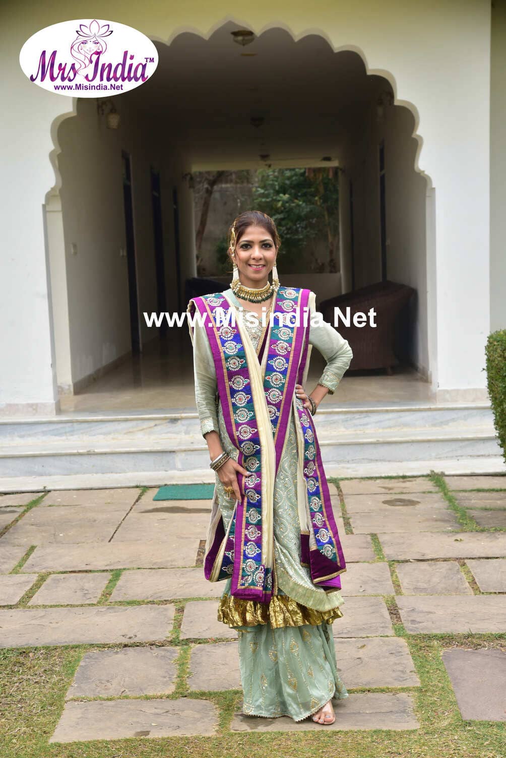 Mrs India finalist representing Hyderabad Khada Dupatta in Tourism Queen segment